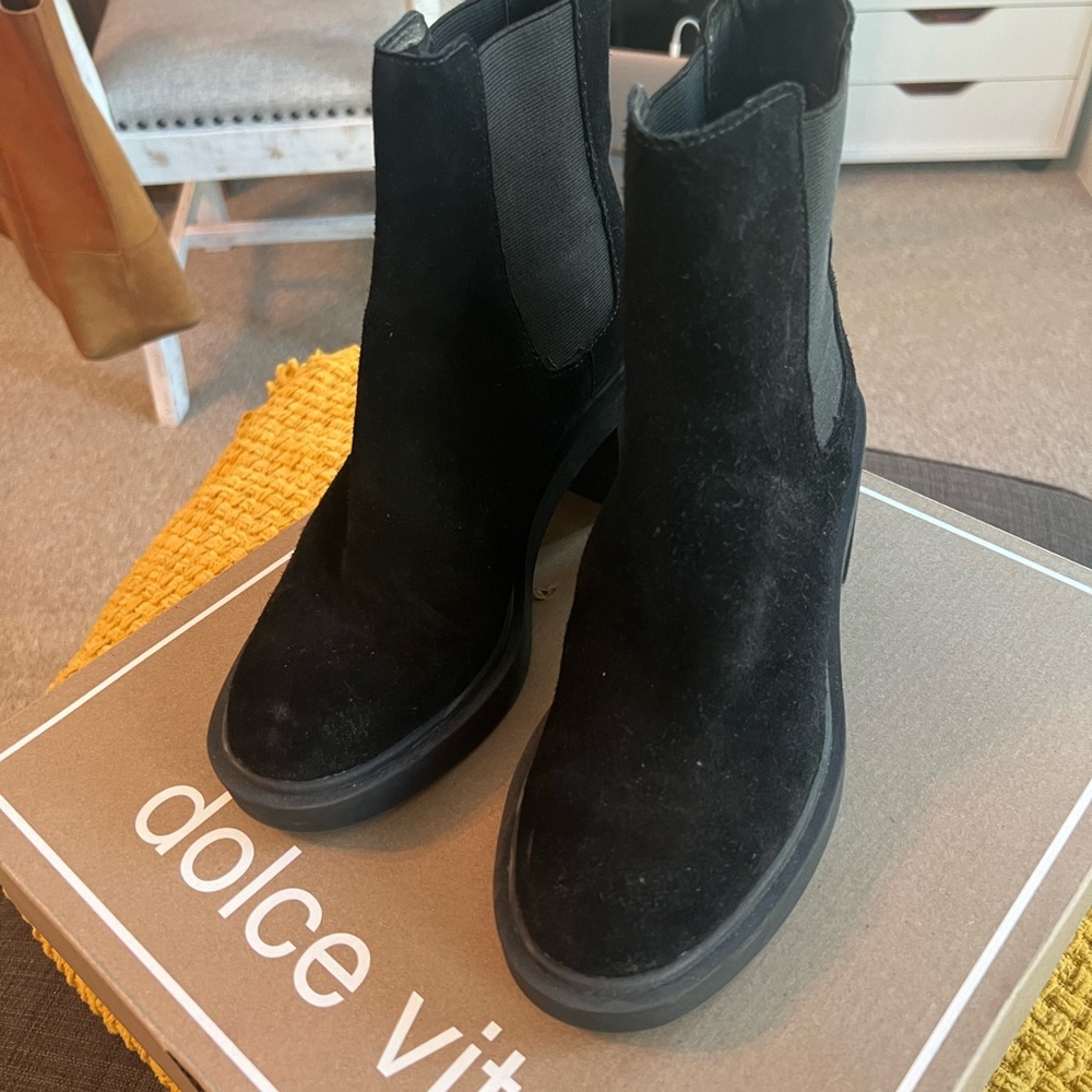 Dolce Vita black suede Gunner boot 6.5